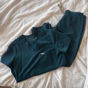 Figs Caribbean Blue Scrub Set. XS Top/ Small Petite Bottom